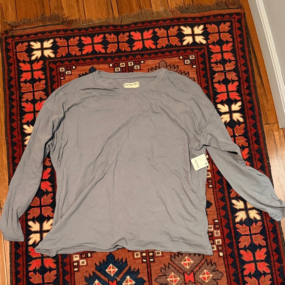 We The Free Gray Long Sleeve Tee